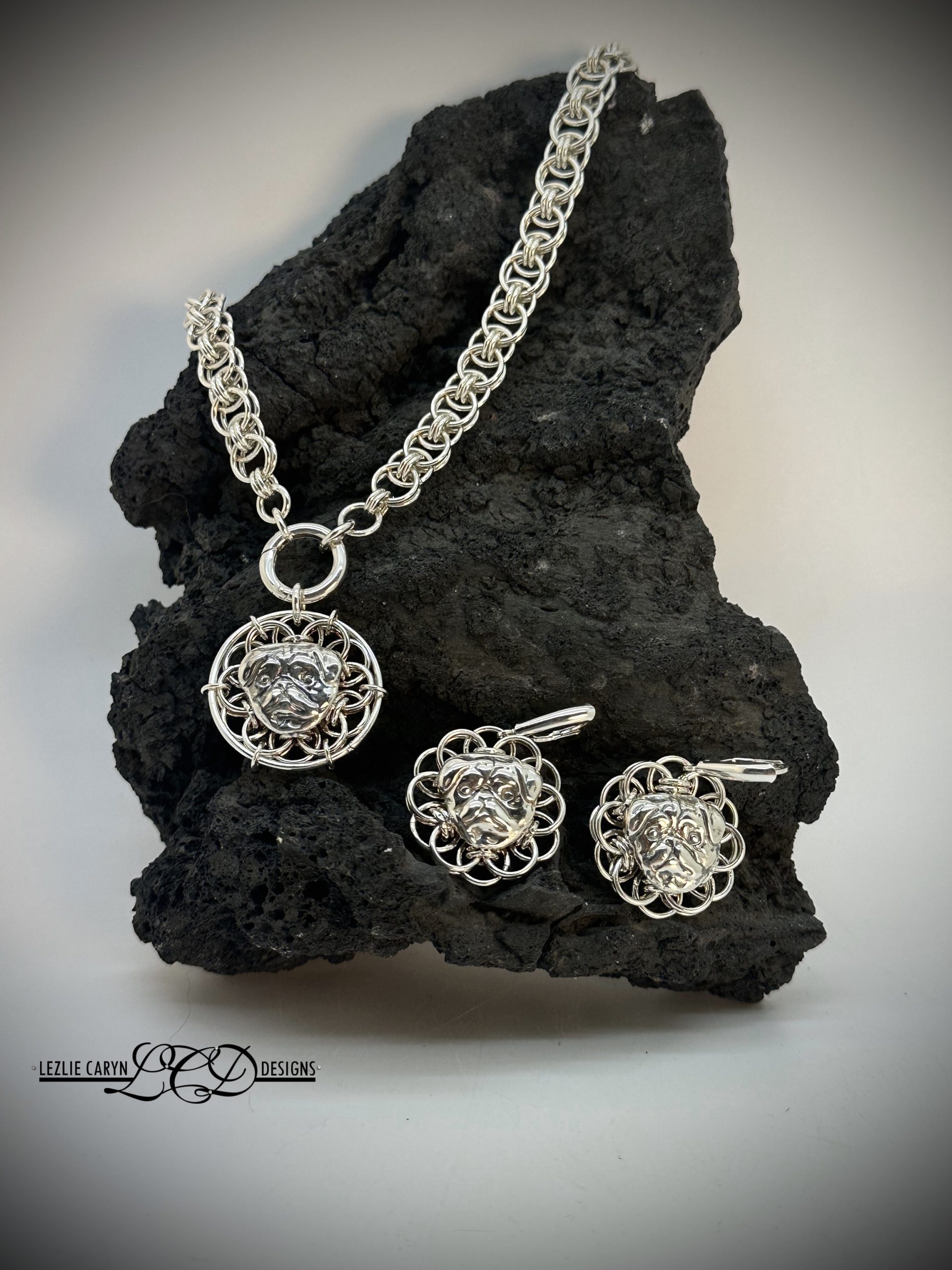 Alison Chain with Reversible Pug Puppy Pendant - Set - Image 3