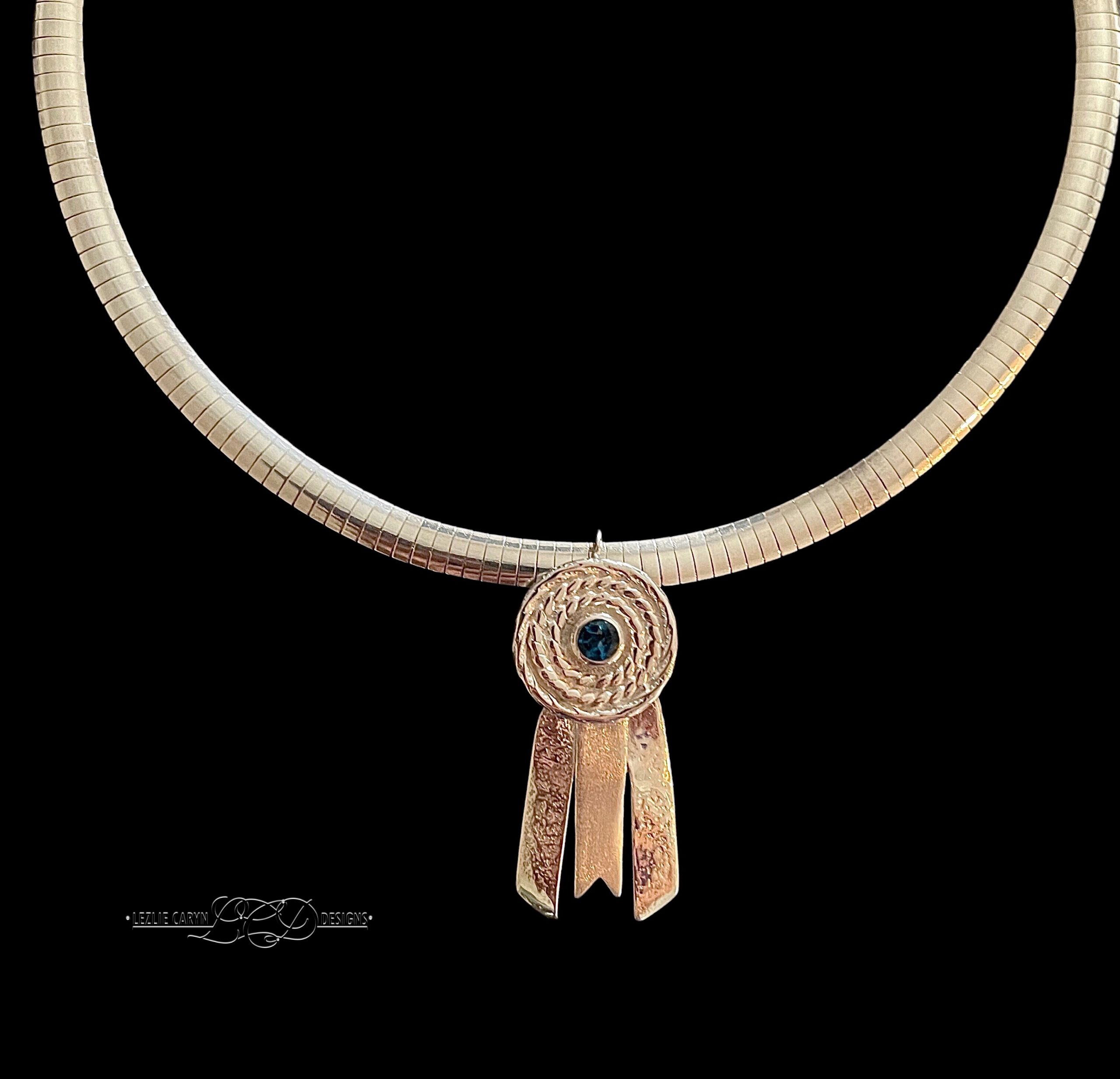 Rosette Pendant with Gemstone - Image 3