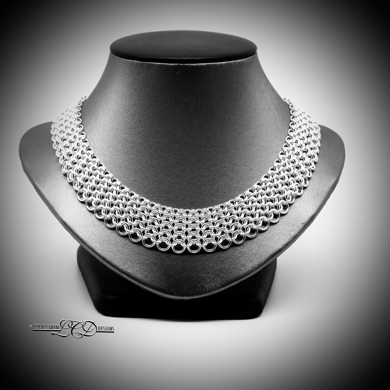 “Royce” Graduated Hand-Woven Collar - Image 4