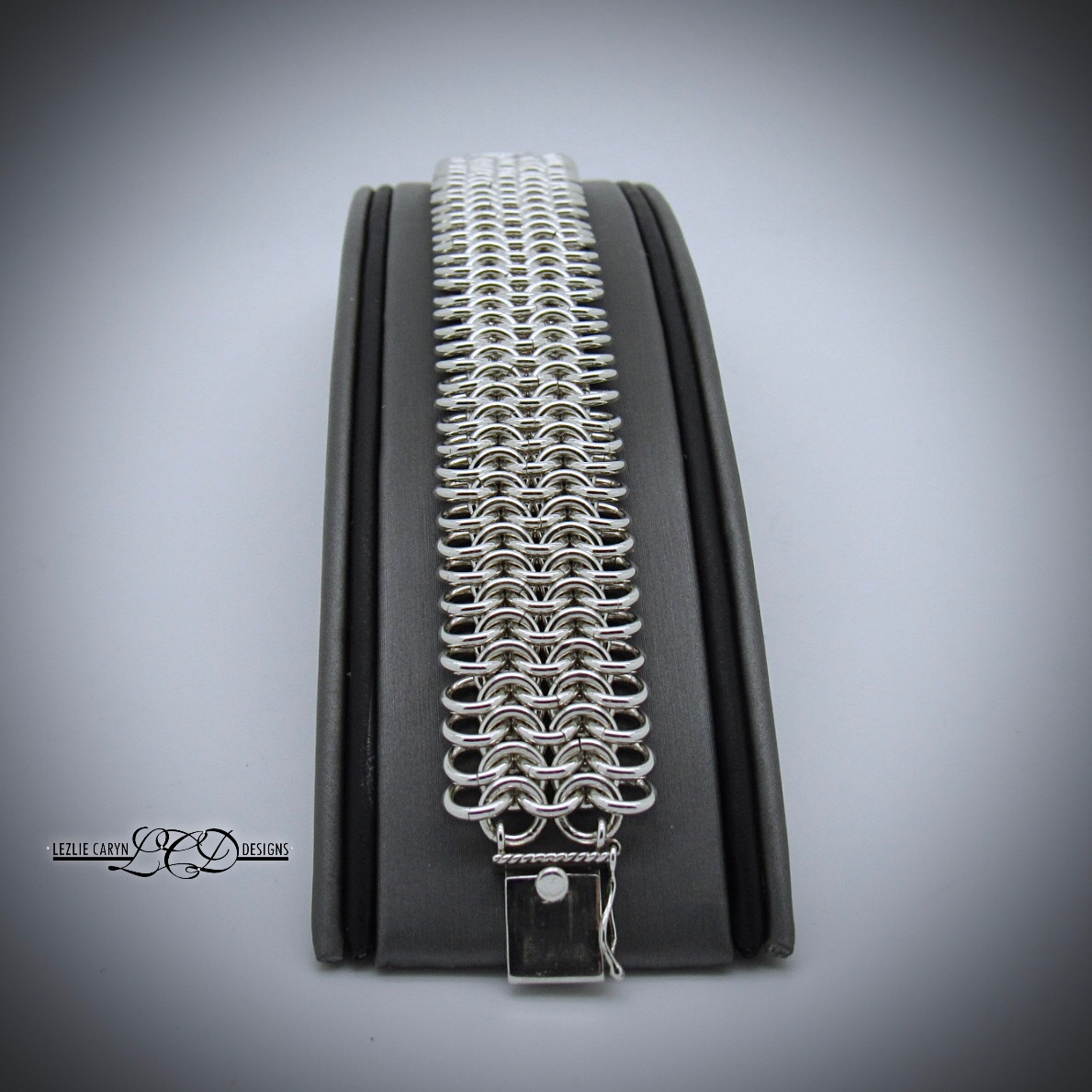 “Royce” Bold Hand-Woven Bracelet Chain - Image 4