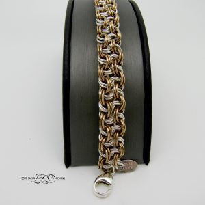 “Queen of Berus” Hand-Woven Bracelet Chain