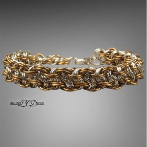 “Queen of Berus” Hand-Woven Bracelet Chain