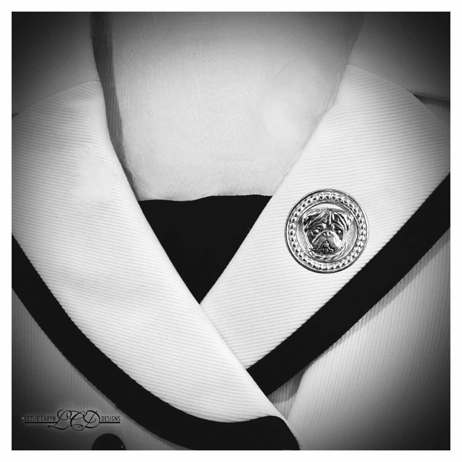 Pug Round Cameo Pin - Image 3